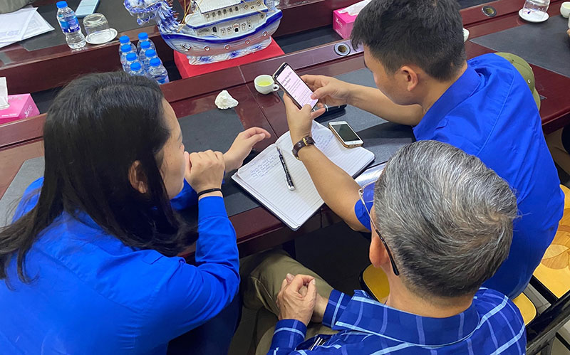 Phát huy vai trò đoàn viên, thanh niên trong hỗ trợ người dân ứng dụng công nghệ số -0
