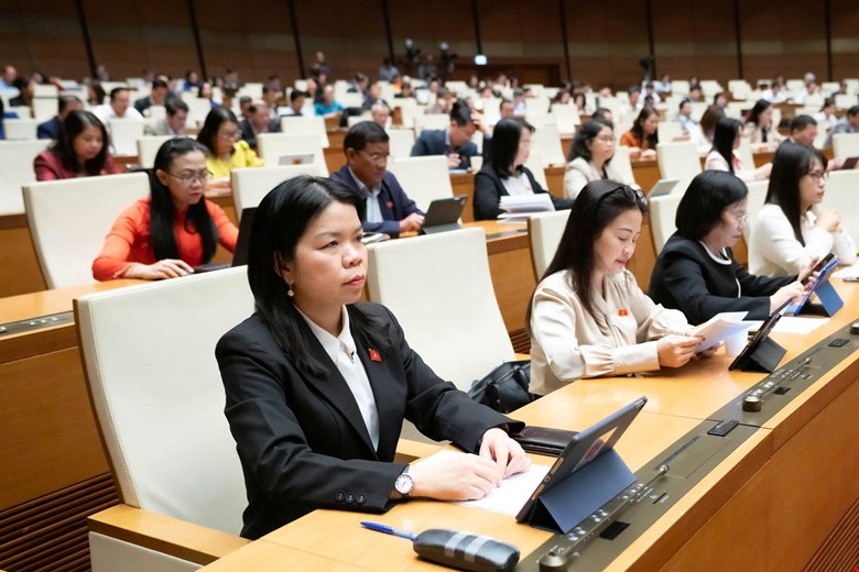 Lao động nữ sinh con thứ hai được nghỉ 7 tháng, ưu tiên mua nhà xã hội người có 2 con đẻ -0