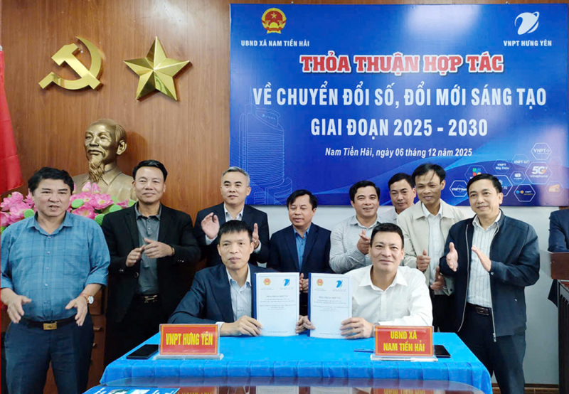 Hung Yen: Herausragende Effektivität der zweistufigen Kommunalverwaltung durch digitale Transformation -0