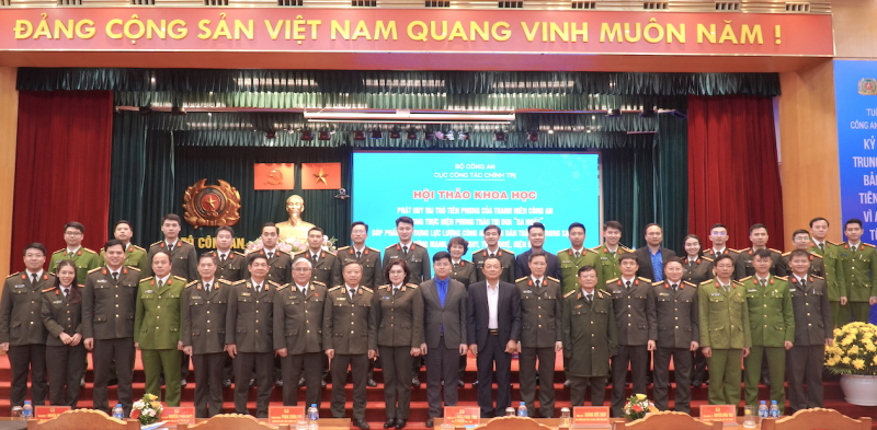 Phát huy vai trò tiên phong của thanh niên CAND trong thực hiện phong trào thi đua “Ba nhất” -1