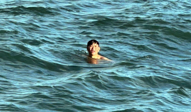 Doi locuitori din Ly Son care au salvat oameni în timpul furtunii nr. 13 au fost decorați cu Medalia Curajului -0