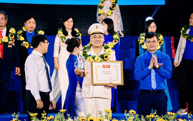 Thượng úy Công an gieo mầm sự sống từ 113 lần hiến máu tình nguyện -0