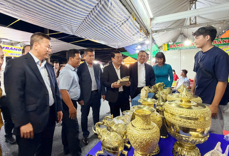 Khai mạc Hội chợ thương mại OCOP biên giới Việt Nam – Campuchia -0