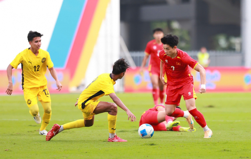 کدام بازیکن باشگاه فوتبال هانوی پلیس در پیروزی تیم زیر ۲۲ سال ویتنام مقابل مالزی درخشید؟ -۰