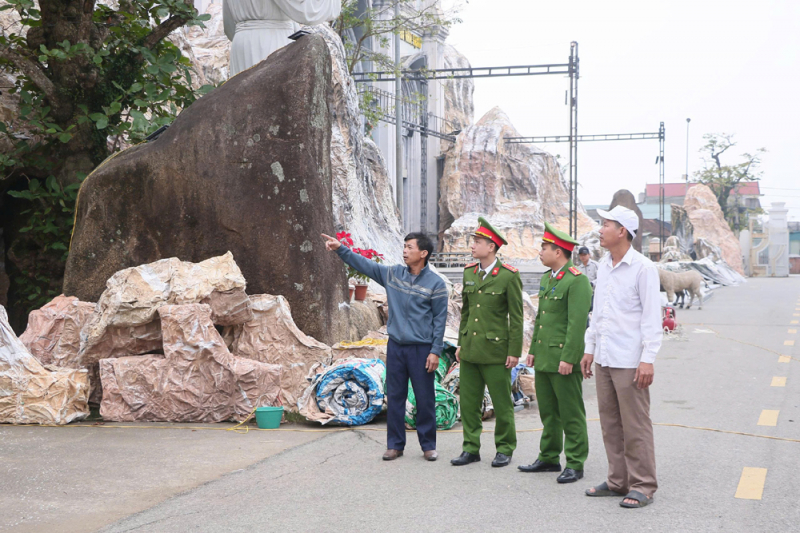 Công an Hà Tĩnh vì một mùa Giáng sinh an lành, ấm áp -0