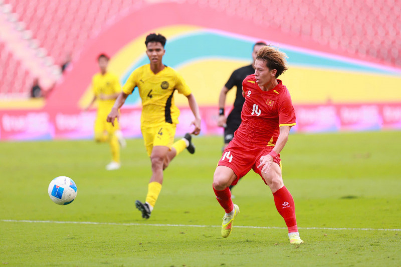 کدام بازیکن باشگاه فوتبال هانوی پلیس در پیروزی تیم زیر ۲۲ سال ویتنام مقابل مالزی درخشید؟ -۰