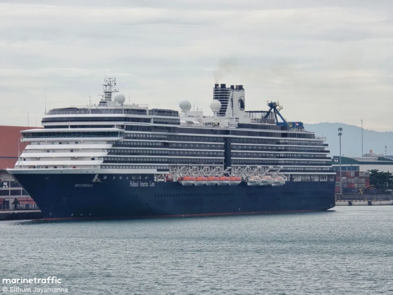 Своєчасне порятунок пасажирів, які потрапили в лихо на міжнародному круїзному лайнері класу люкс -0