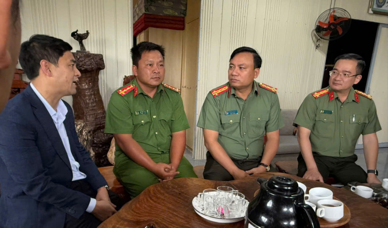 Công an Thủ đô chia sẻ khó khăn với Lâm Đồng -1