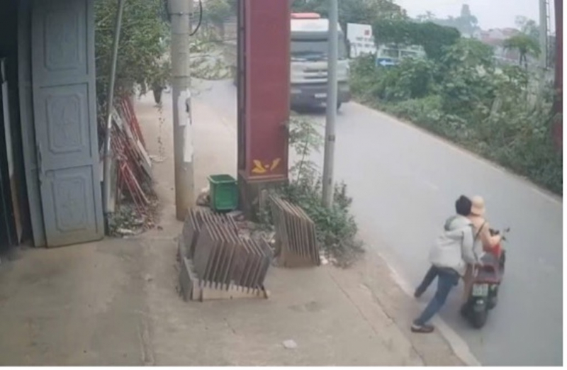 Tạm giữ hình sự đối tượng đẩy CSGT vào đầu xe tải về hành vi giết người -0