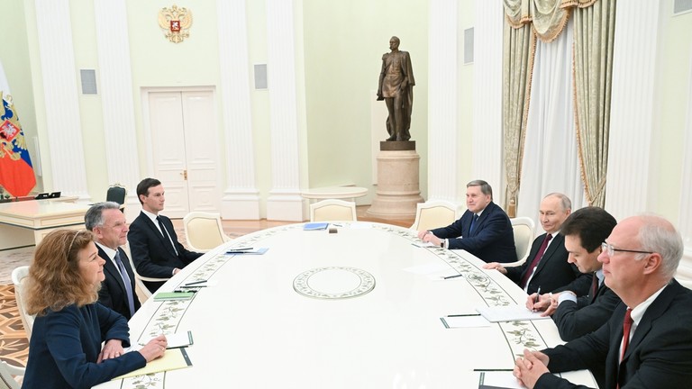 Ngoại trường Nga hé lộ nội dung cuộc gặp giữa Tổng thống Putin và Đặc phái viên Mỹ  -0