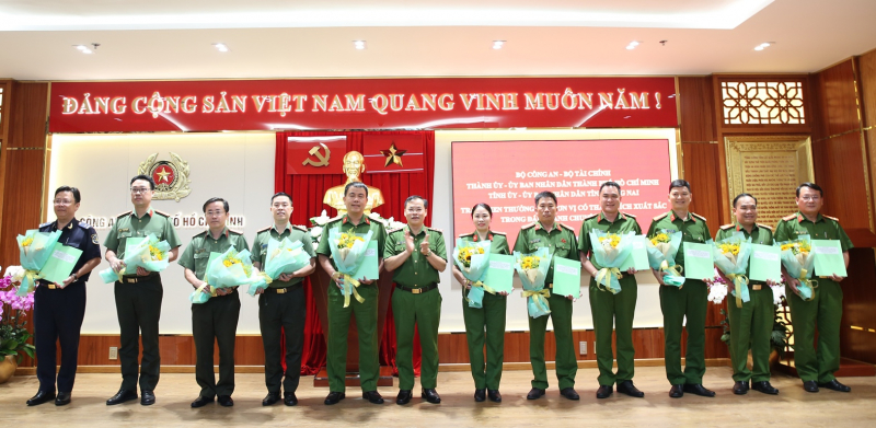 Triệt phá đường dây tội phạm về ma túy có tổ chức, xuyên quốc gia quy mô đặc biệt lớn -2