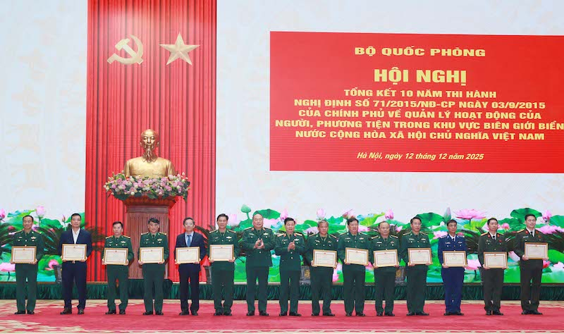 Chủ quyền, an ninh trật tự trong khu vực biên giới biển được giữ vững -0