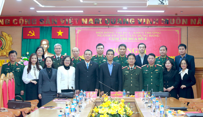 Cụm thi đua số 5 ngành Tổ chức xây dựng Đảng phấn đấu hoàn thành vượt mức nhiệm vụ -0