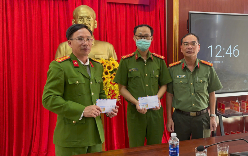 Công an tỉnh Gia Lai thăm hỏi cán bộ bị thương trong khi thực hiện nhiệm vụ -0