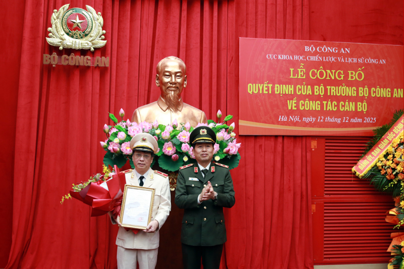 Công bố Quyết định về công tác cán bộ tại Cục Truyền thông CAND và Cục Khoa học, Chiến lược và Lịch sử Công an -0