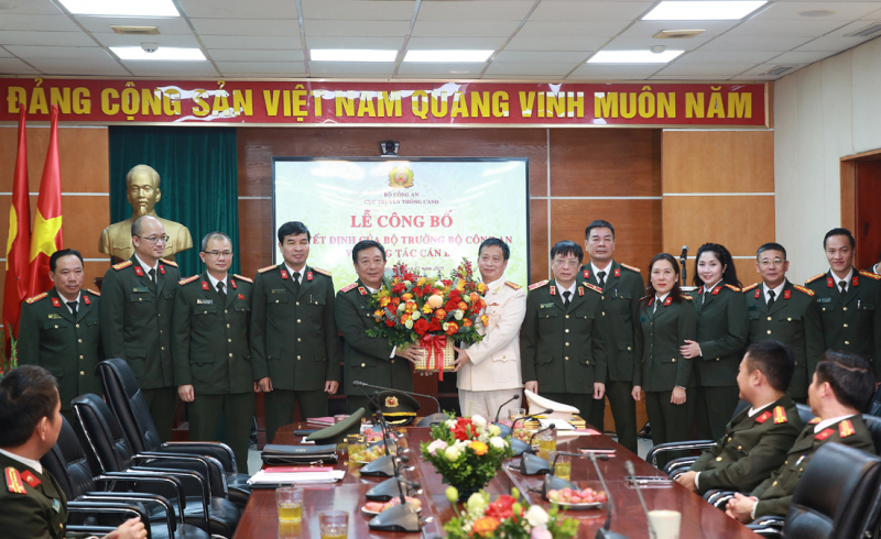 Công bố Quyết định về công tác cán bộ tại Cục Truyền thông CAND và Cục Khoa học, Chiến lược và Lịch sử Công an -3