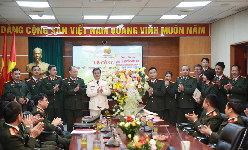 Công bố Quyết định về công tác cán bộ tại Cục Truyền thông CAND và Cục Khoa học, Chiến lược và Lịch sử Công an -2