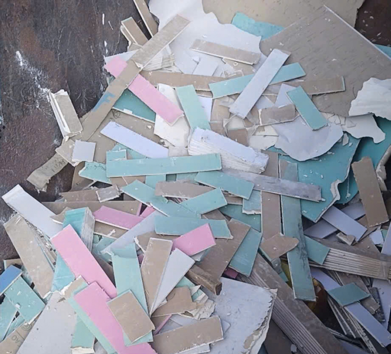 Phát hiện xe container đổ rác thải công nghiệp sai quy định -0