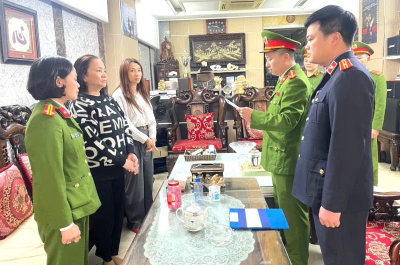 Vì sao tiệm vàng doanh thu 5.000 tỉ đồng, nộp thuế 10 triệu đồng/tháng? -0