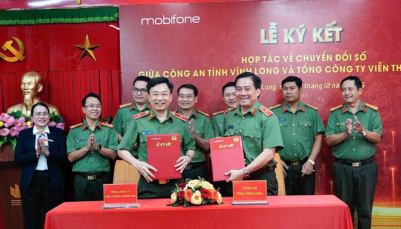 MobiFone đồng hành chuyển đổi số cùng Công an tỉnh Vĩnh Long và UBND tỉnh Vĩnh Long -1