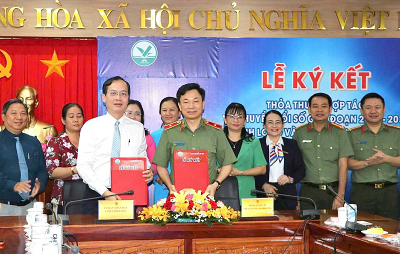 MobiFone đồng hành chuyển đổi số cùng Công an tỉnh Vĩnh Long và UBND tỉnh Vĩnh Long -2