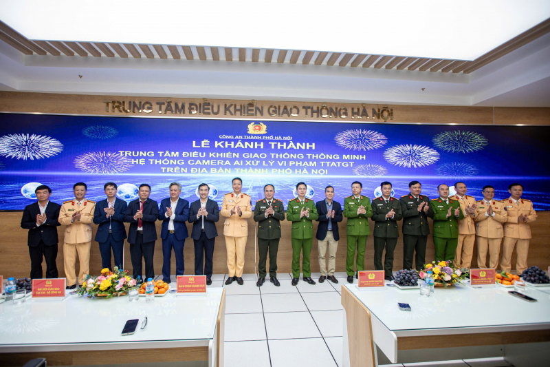 Công an TP Hà Nội chính thức vận hành Trung tâm điều khiển giao thông mới -0