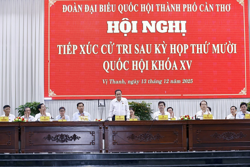 vna_potal_chu_tich_quoc_hoi_tran_thanh_man_tiep_xuc_cu_tri_sau_ky_hop_thu_10_tai_thanh_pho_can_tho_8469247.jpg -0