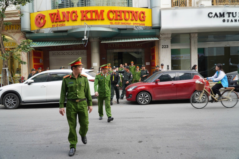 Vì sao tiệm vàng doanh thu 5.000 tỉ đồng, nộp thuế 10 triệu đồng/tháng? -0