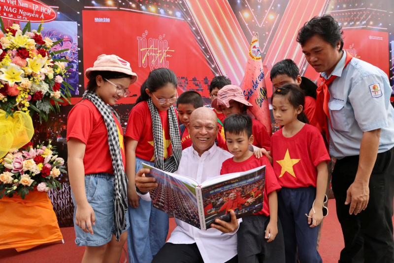 Продовження історії миру крізь об'єктив фотографії -0