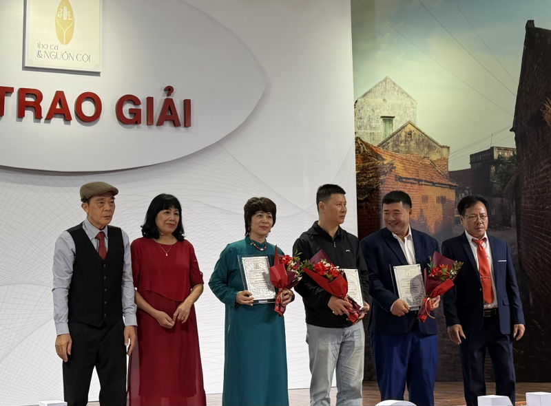 Trao giải cuộc thi “Thơ ca và nguồn cội” lần thứ 3 -0