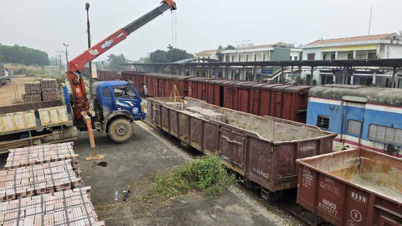  Bắt đầu hành trình vận chuyển miễn phí 1 triệu viên gạch hỗ trợ xây dựng nhà ở tại miền Trung -0