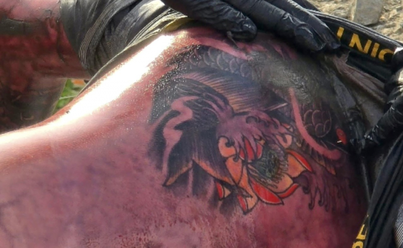 Thi thể xăm hình cá chép bên hoa sen trên lưng nổi trên sông Sài Gòn -0