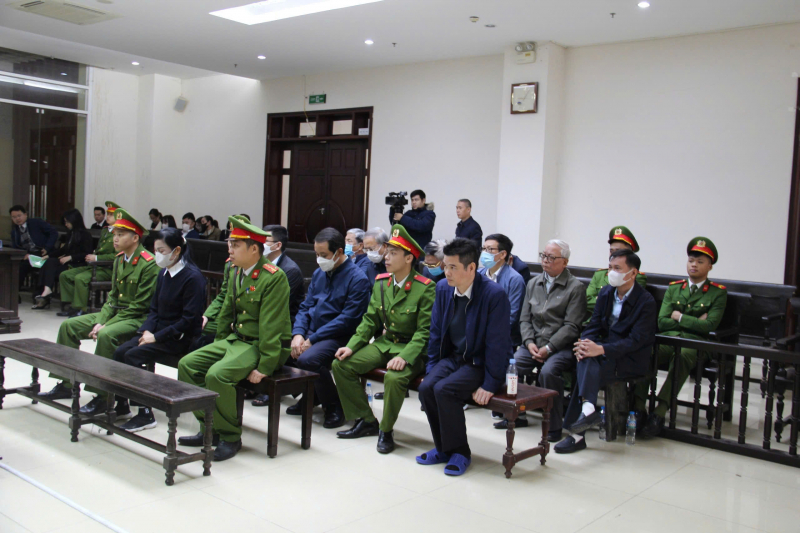 Nhận hối lộ 48 tỷ đồng, cựu Bí thư Tỉnh ủy Hoàng Thị Thúy Lan nghẹn ngào xin giảm án -0