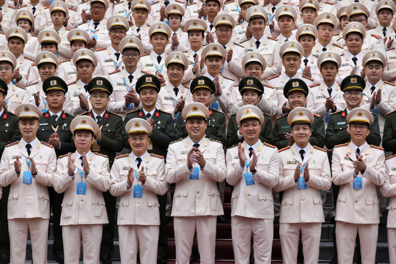 Đoàn đại biểu dự Đại hội Đoàn Thanh niên Bộ Công an vào Lăng viếng Bác -0