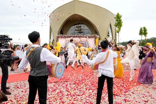 Bộ phim hợp tác Việt Nam - Ấn Độ “Vạn dặm yêu em” chuẩn bị ra mắt khán giả -0