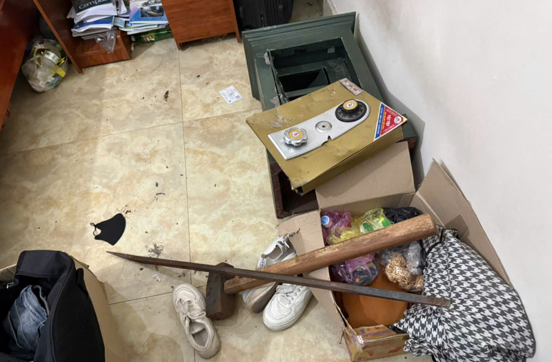 Cô gái 20 tuổi phá két sắt và bỏ nhà theo hướng dẫn của đối tượng lừa đảo -0