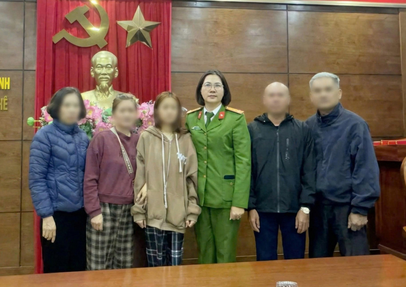 Cô gái 20 tuổi phá két sắt và bỏ nhà theo hướng dẫn của đối tượng lừa đảo -0