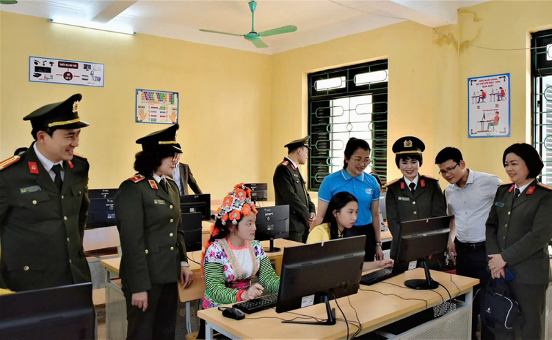 Phụ nữ CAND tiên phong gương mẫu cùng lực lượng CAND vững bước tiến vào kỷ nguyên mới -0