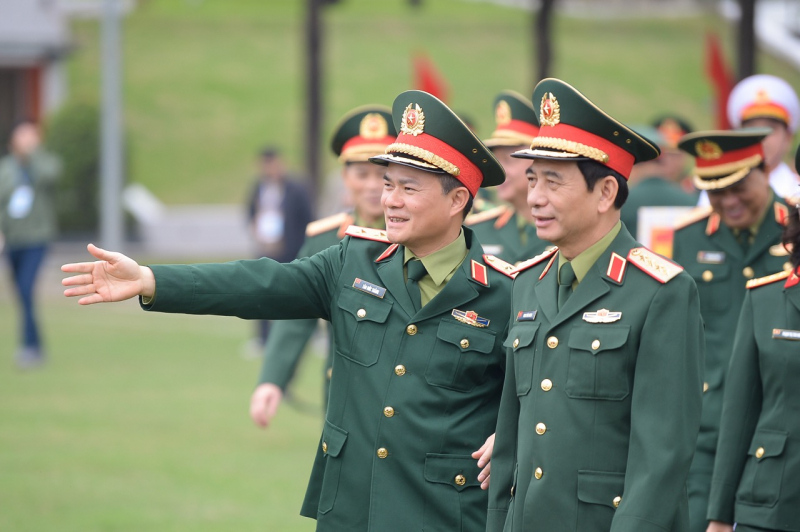 Bộ trưởng Bộ Quốc phòng Phan Văn Giang gặp mặt, động viên CLB Thể Công - Viettel -0