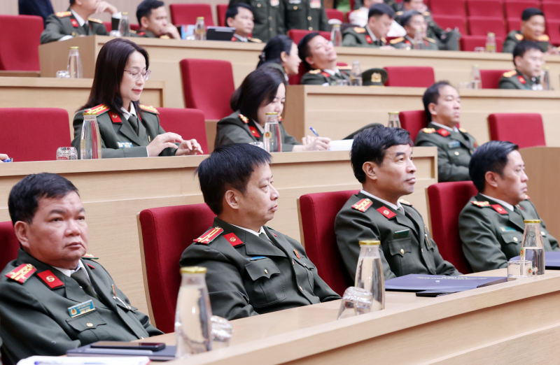 Public Security Forces: Following Uncle Ho’s Teachings – Renewing Mindsets – Enhancing Knowledge – Becoming Regular and Modern Force – Wholeheartedly devoted to the Party, the People -0