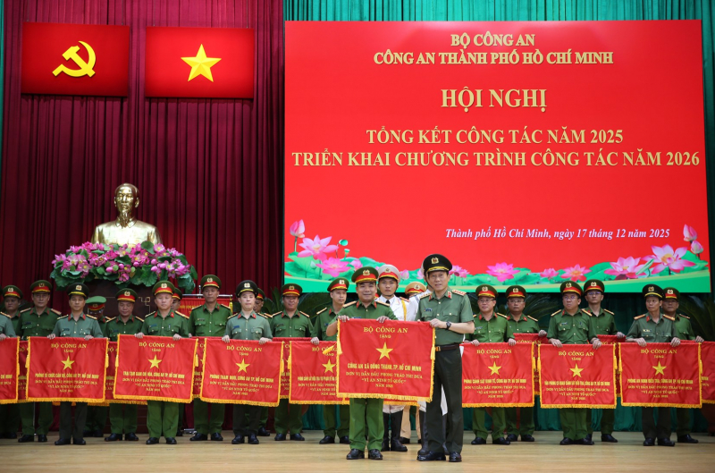 Bộ trưởng Lương Tam Quang dự Hội nghị tổng kết công tác Công an TP Hồ Chí Minh -3