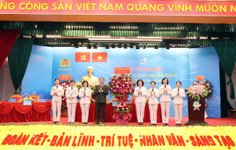 Giữ lửa hậu phương, vững vàng tuyến đầu -0