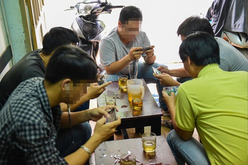 Hiện tượng “thối não” ở giới trẻ: Lướt càng nhiều, tư duy càng ít -1