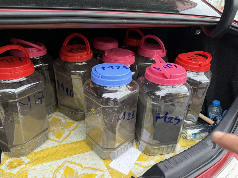 Vận chuyển trái phép hơn 650 tấn hàng hóa dưới vỏ bọc “xỉ đa kim” qua biên giới   -1