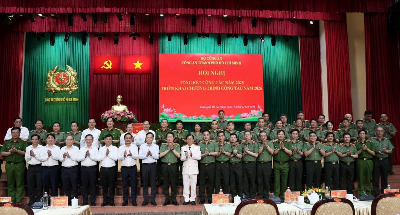 Bộ trưởng Lương Tam Quang dự Hội nghị tổng kết công tác Công an TP Hồ Chí Minh -0