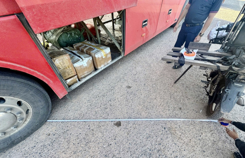 Phát hiện vụ vận chuyển trái phép số lượng lớn linh kiện lắp ráp súng tại Lao Bảo -0