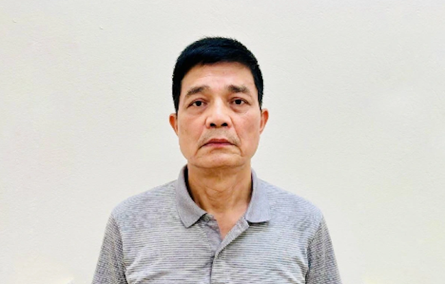 Truy tố hai cựu Cục trưởng Cục An toàn thực phẩm, Bộ Y tế và 53 bị can khác trong vụ án đưa và nhận hối lộ hơn 107 tỷ đồng -0