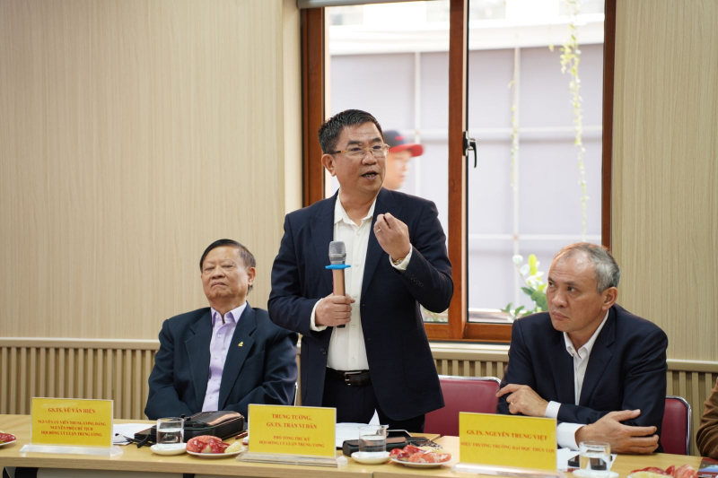 វេទិកាពិភាក្សា ១.jpg -០