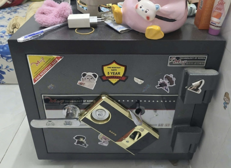 Nhân bản chìa khóa két sắt của chị gái rồi đột nhập trộm hơn 800 triệu đồng -0