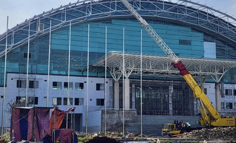 Vụ TNLĐ ở công trình sửa chữa Nhà thi đấu Phú Thọ: Do sự cố lắp đặt thang nâng hàng -0